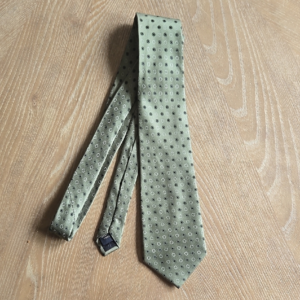 Steve & Barry's Silk Green Patterned Necktie